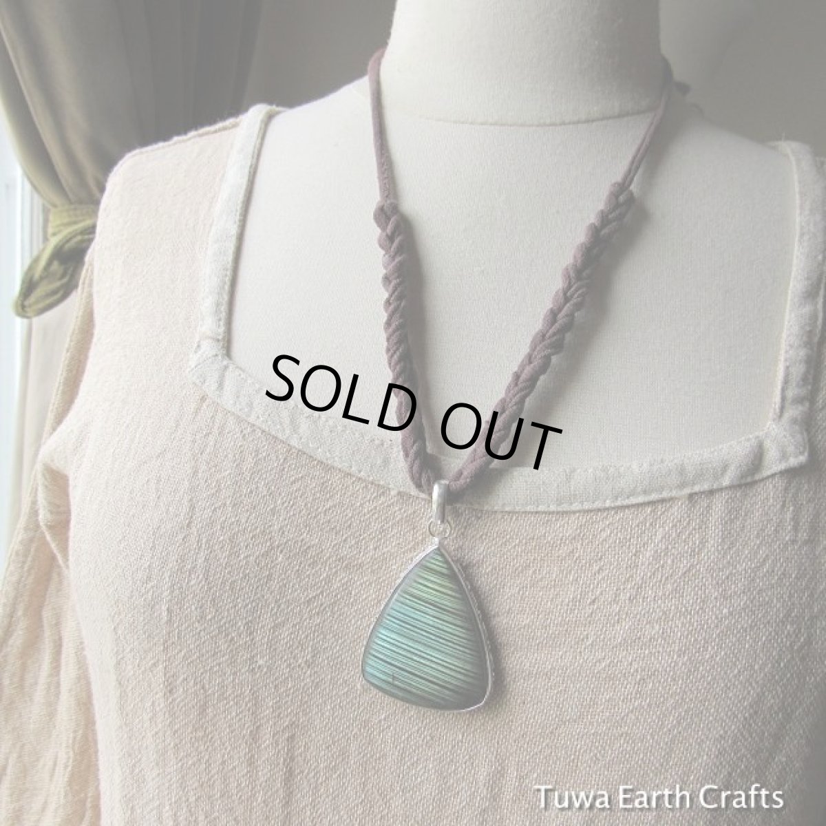 画像9: 1点物★全長6cm　大ぶり　ラブラドライト ペンダント　ブルー・グリーン・ゴールド ストライプ模様 パワーストーン天然石アクセサリー (9)