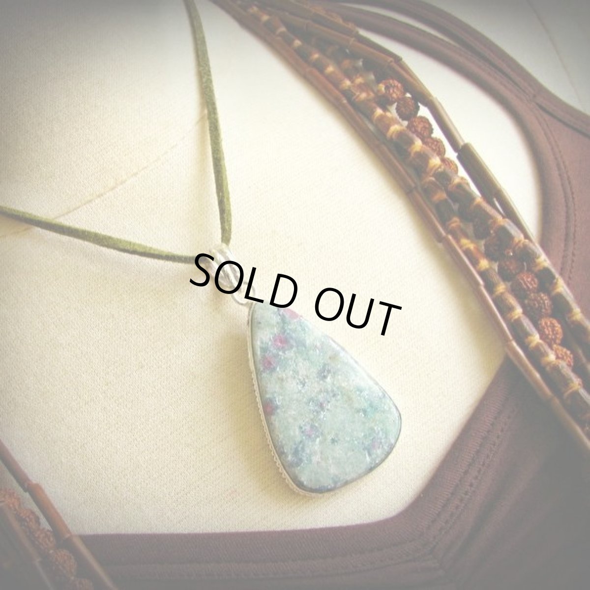 画像3: 石全長４.５cmビッグサイズ!! 癒しの天然石ルビーインフックサイトのペンダントトップ*パワーストーン (3)