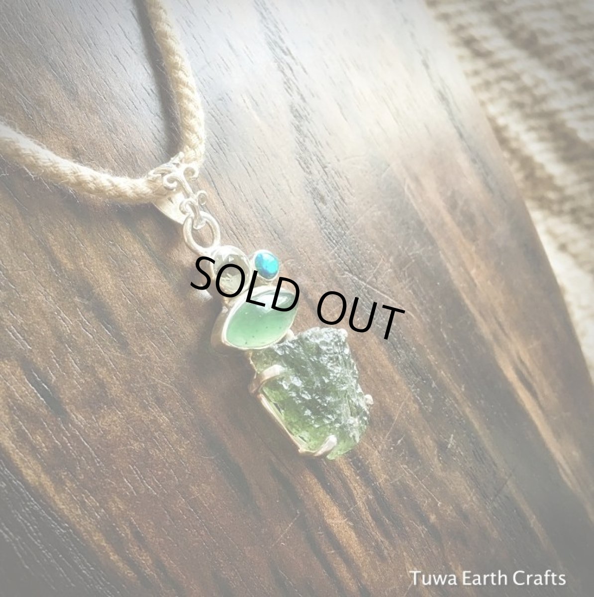 画像12: １点物 モルダバイト原石ペンダントトップwithファイヤーオパール x プレナイト x グリーンアメジスト 鉱物・ミネラル スターリングシルバー (12)