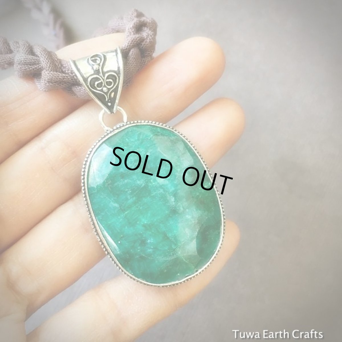 画像4: １点物　大ぶり　コロンビア産 天然エメラルド ペンダントトップ*星形きらきらカット入り*パワーストーン天然石アクセサリー (4)