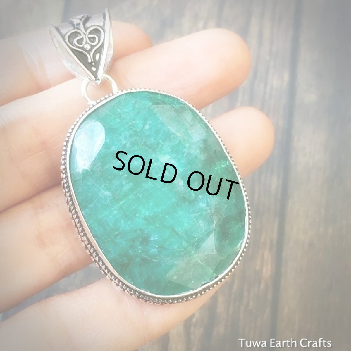 画像2: １点物　大ぶり　コロンビア産 天然エメラルド ペンダントトップ*星形きらきらカット入り*パワーストーン天然石アクセサリー (2)