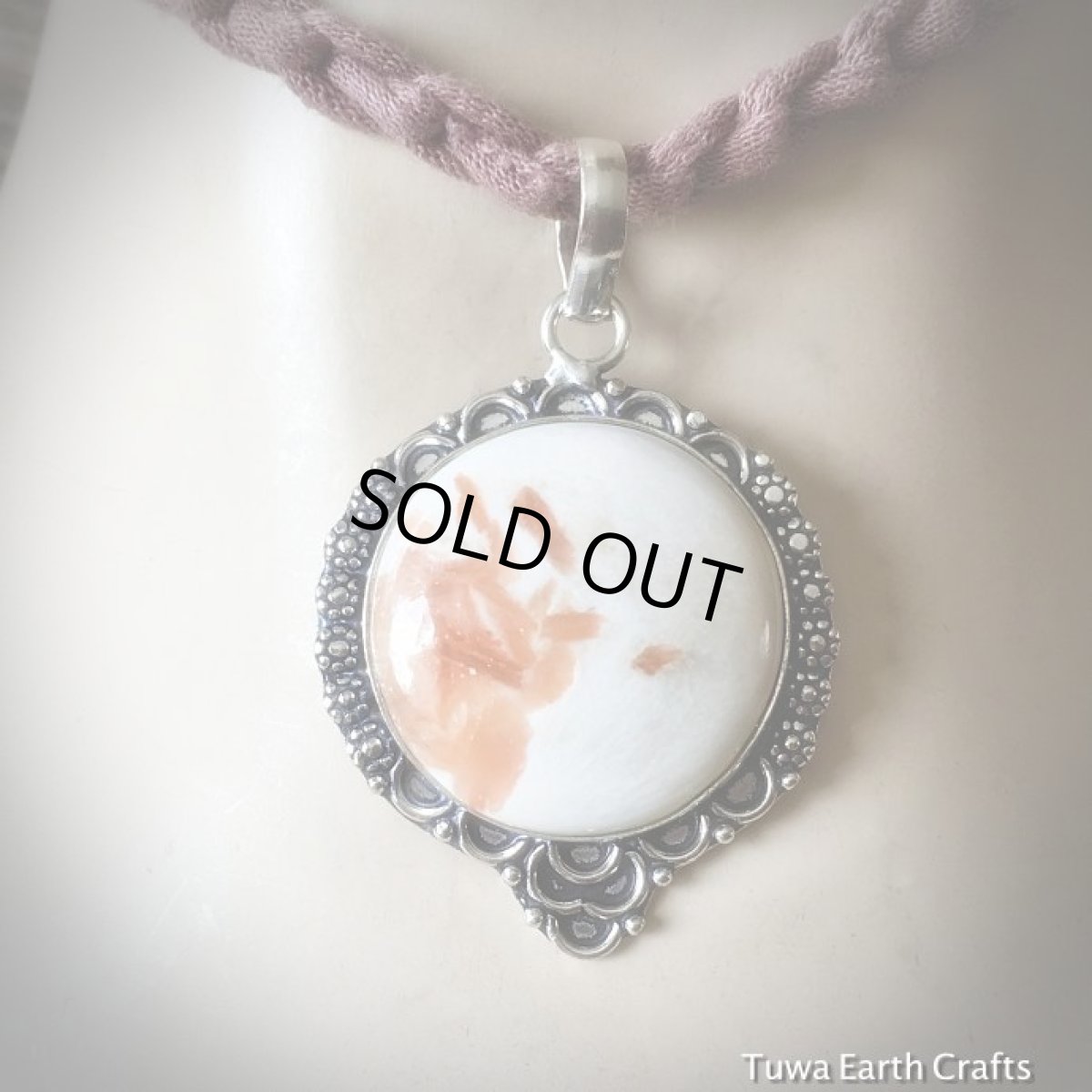 画像6: 【浄化・ヒーリング・瞑想】大ぶり　スコレサイト　スコレス沸石　まんまる満月型　ペンダントトップ　スティルバイト入り*1点物パワーストーン天然石アクセサリー (6)