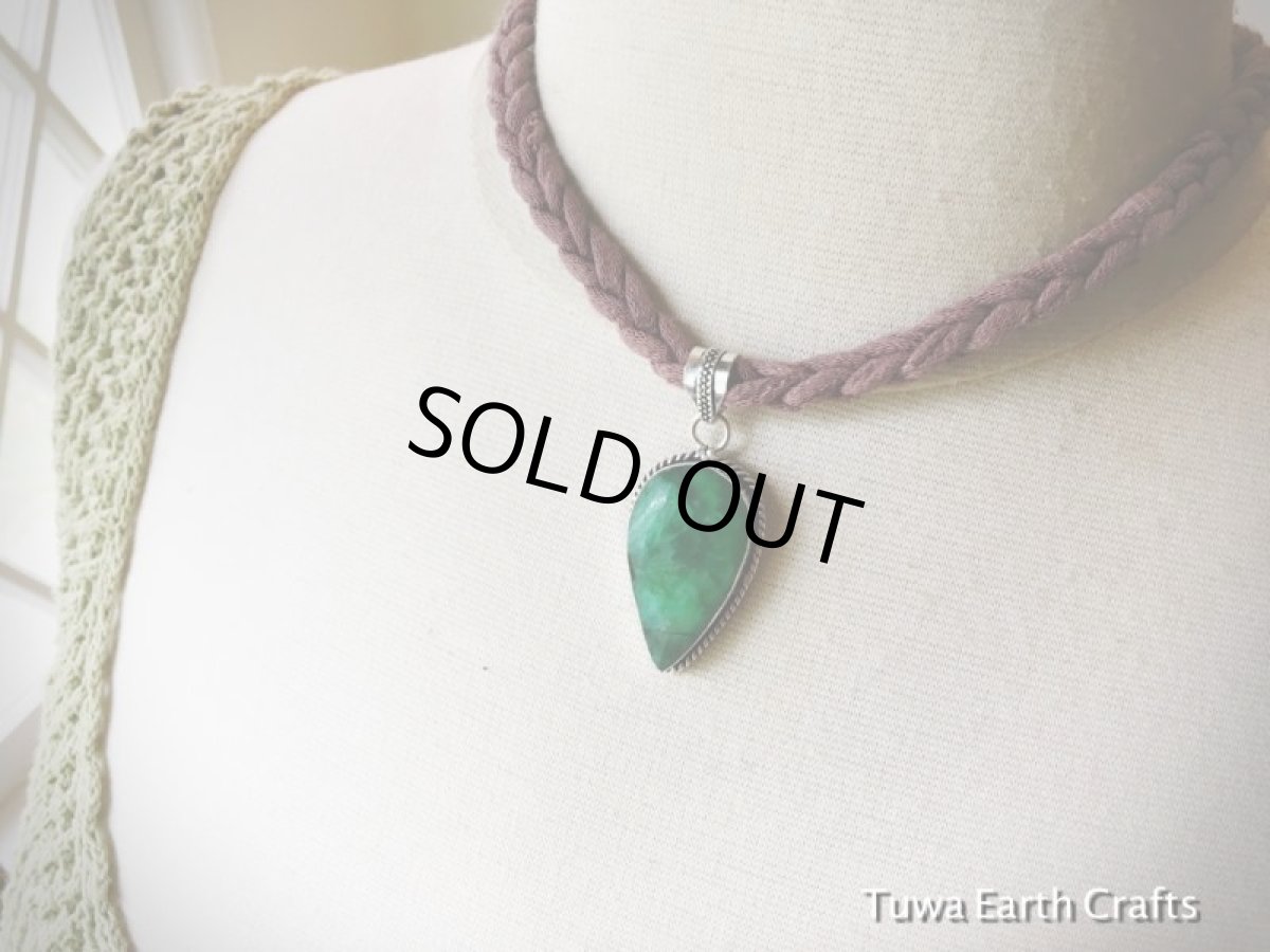 画像17: 大ぶり★コロンビア産 天然エメラルド ペンダントトップ*きらきらカット入り*シルバー (17)