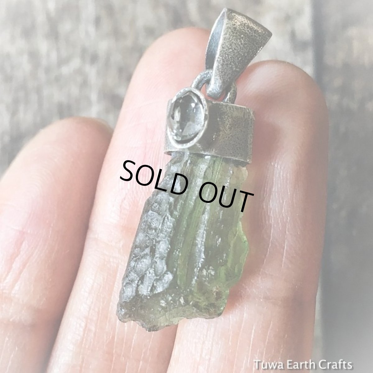 画像3: １点物 モルダバイト原石＆ハーキマーダイヤモンド　ペンダントトップ ヒーリングストーン  鉱物・ミネラル スターリングシルバー (3)