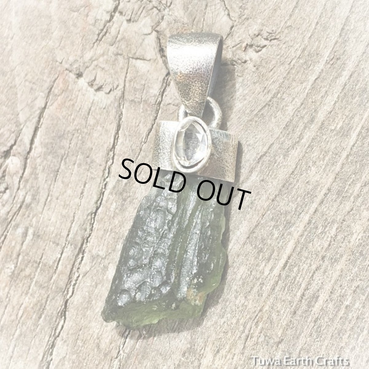 画像11: １点物 モルダバイト原石＆ハーキマーダイヤモンド　ペンダントトップ ヒーリングストーン  鉱物・ミネラル スターリングシルバー (11)