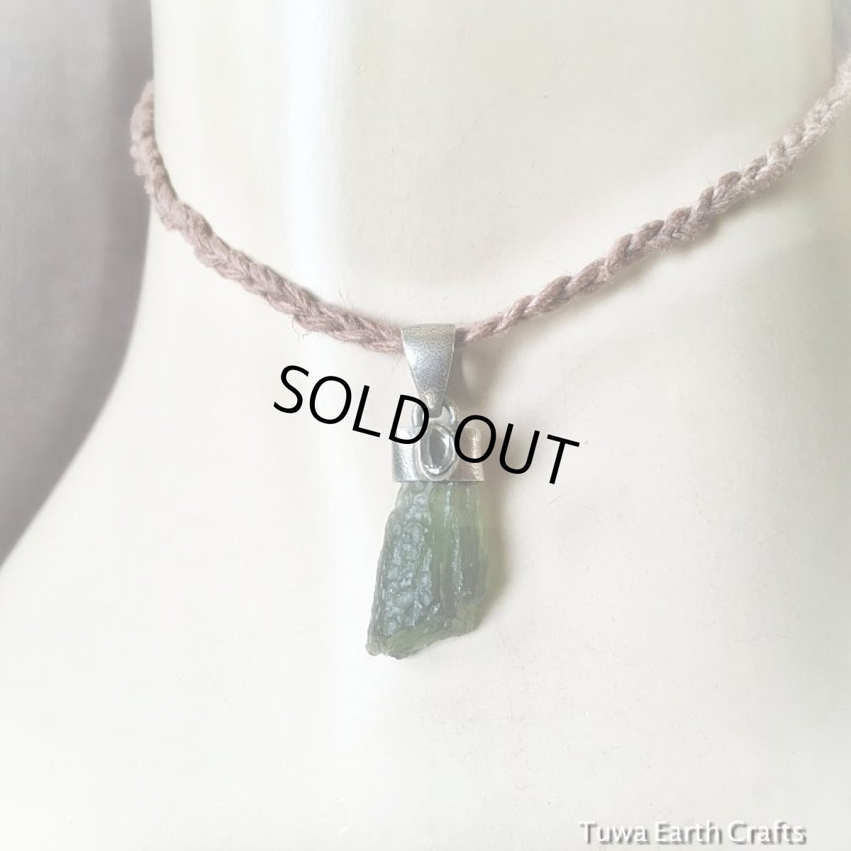 画像8: １点物 モルダバイト原石＆ハーキマーダイヤモンド　ペンダントトップ ヒーリングストーン  鉱物・ミネラル スターリングシルバー (8)