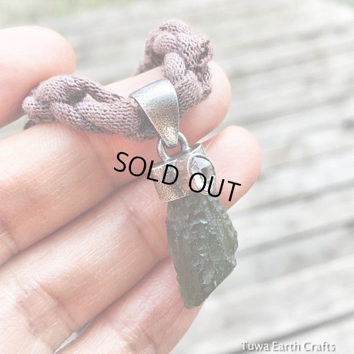 画像12: １点物 モルダバイト原石＆ハーキマーダイヤモンド　ペンダントトップ ヒーリングストーン  鉱物・ミネラル スターリングシルバー (12)