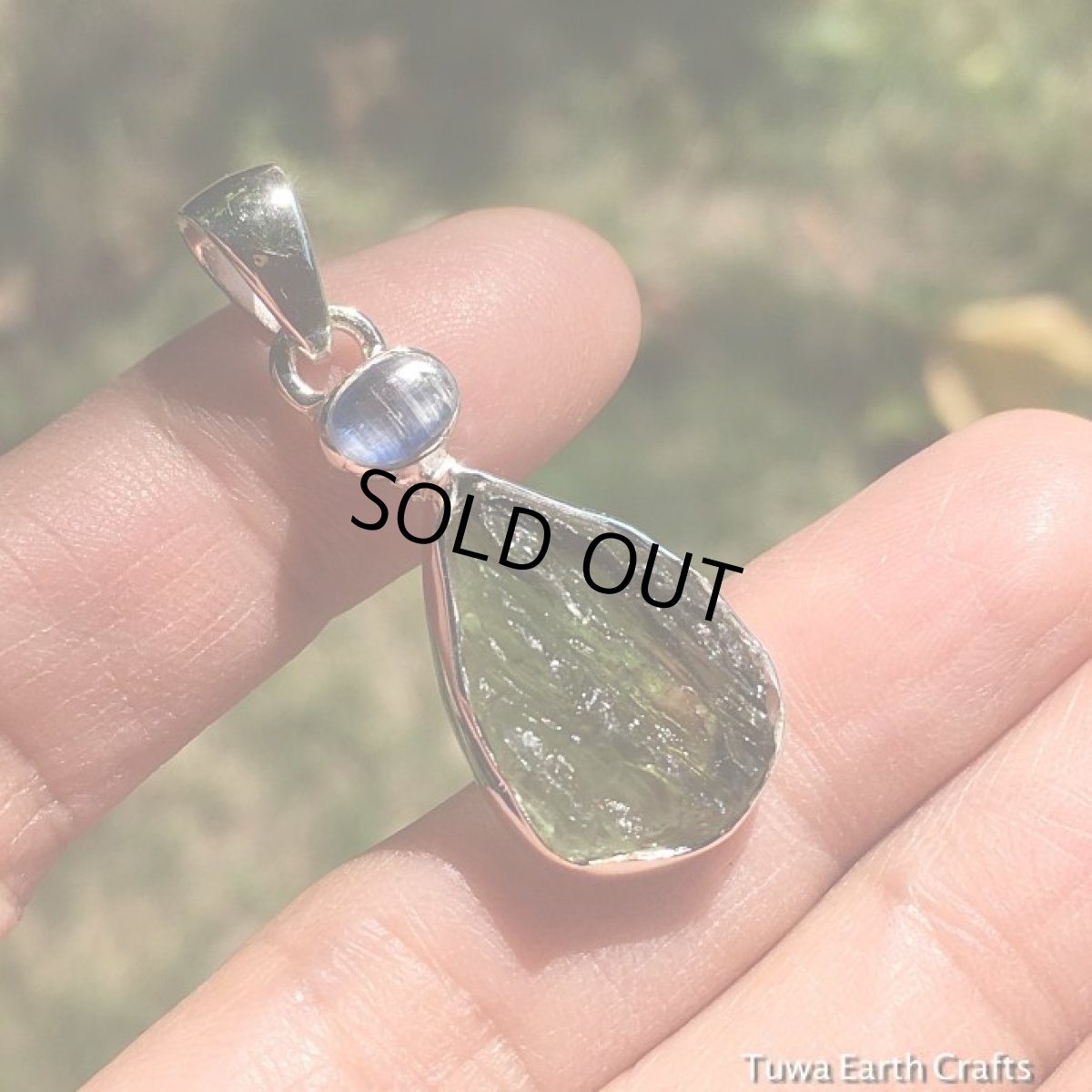 画像15: 1点物 高品質モルダバイト原石＆カイヤナイト ペンダントトップ ヒーリングストーン  鉱物・ミネラル スターリングシルバー パワーストーン天然石アクセサリー ヒーリングストーンジュエリー (15)