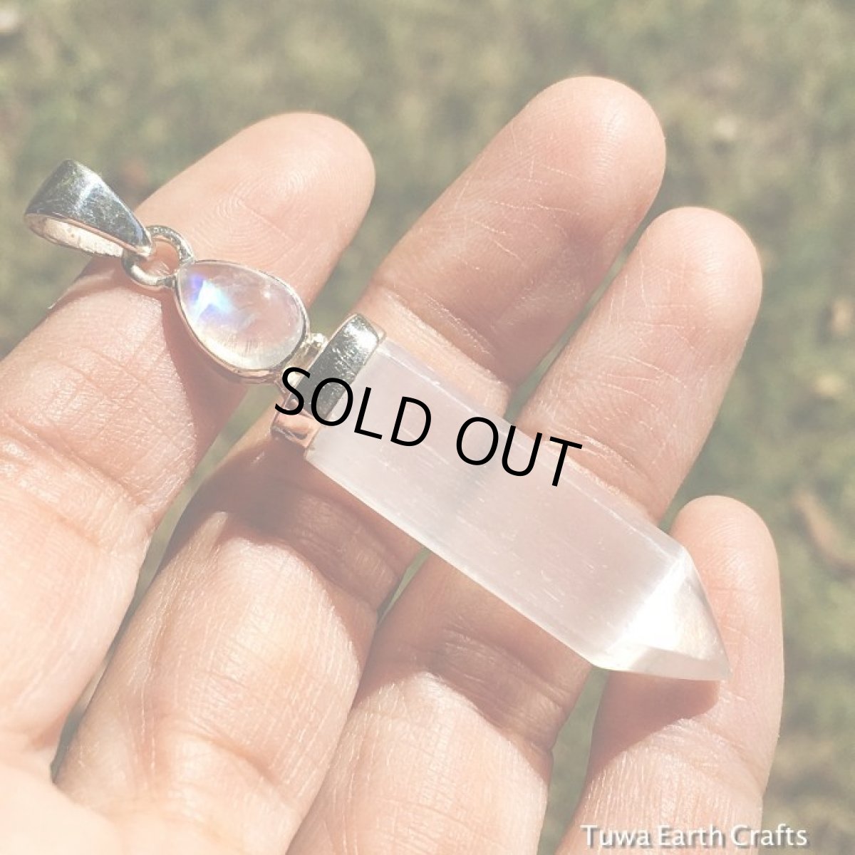 画像7: 【癒しの石】1点物大ぶり高品質セレナイトポイント＆宝石質レインボームーンストーン　ペンダントトップ★スターリングシルバー★ヒーリングストーン (7)