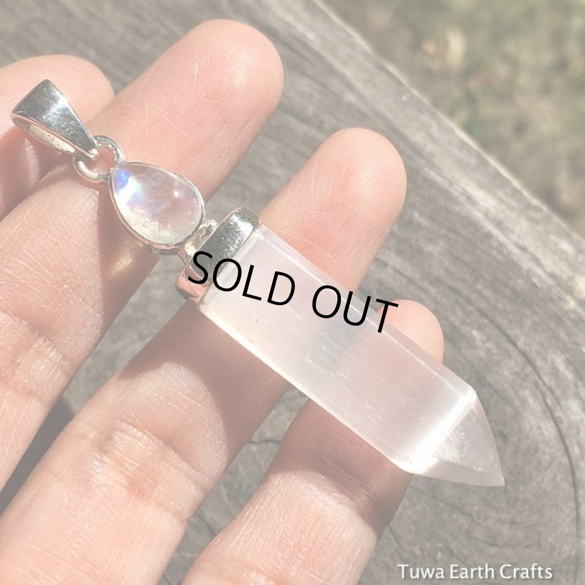 画像4: 【癒しの石】1点物大ぶり高品質セレナイトポイント＆宝石質レインボームーンストーン　ペンダントトップ★スターリングシルバー★ヒーリングストーン (4)