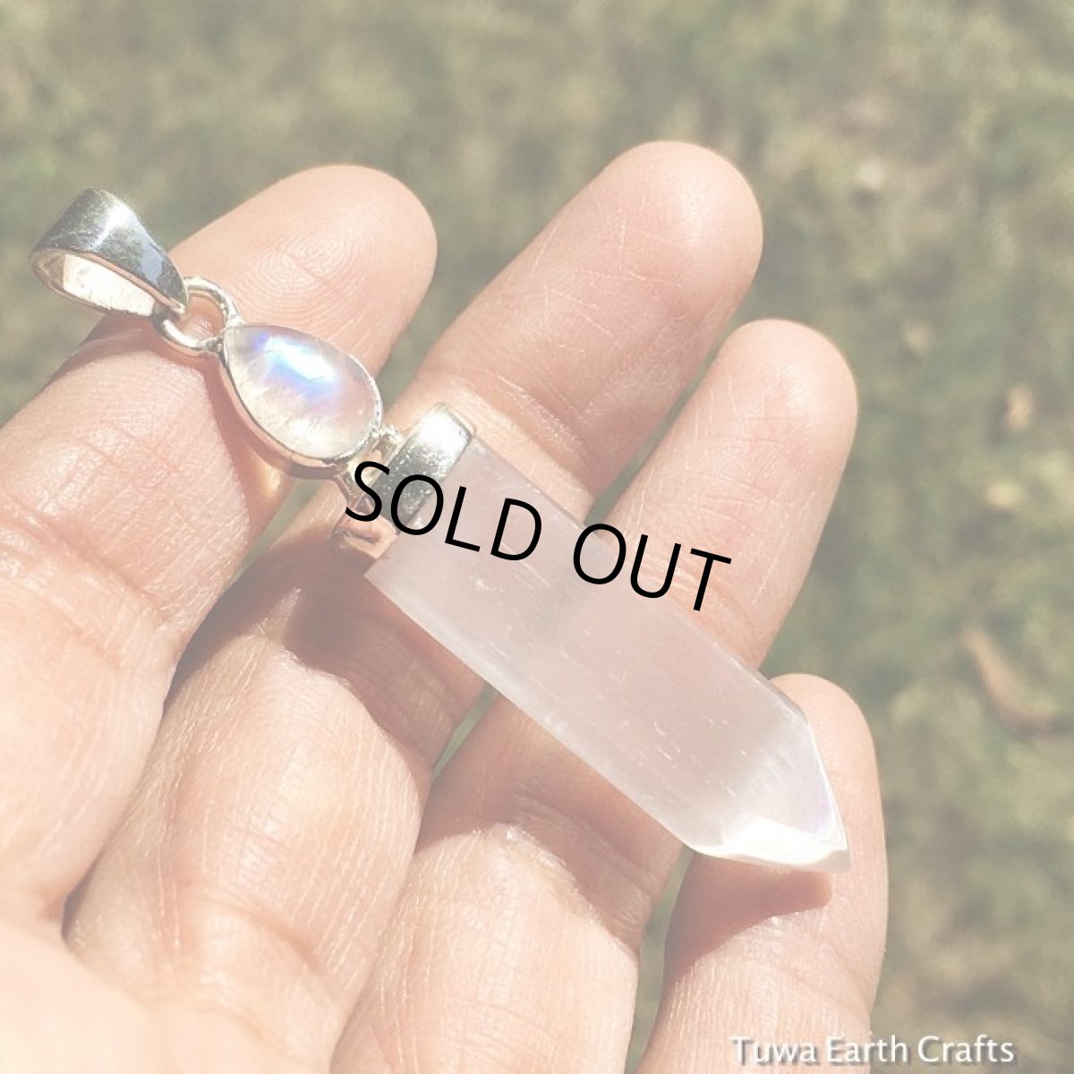 画像11: 【癒しの石】1点物大ぶり高品質セレナイトポイント＆宝石質レインボームーンストーン　ペンダントトップ★スターリングシルバー★ヒーリングストーン (11)