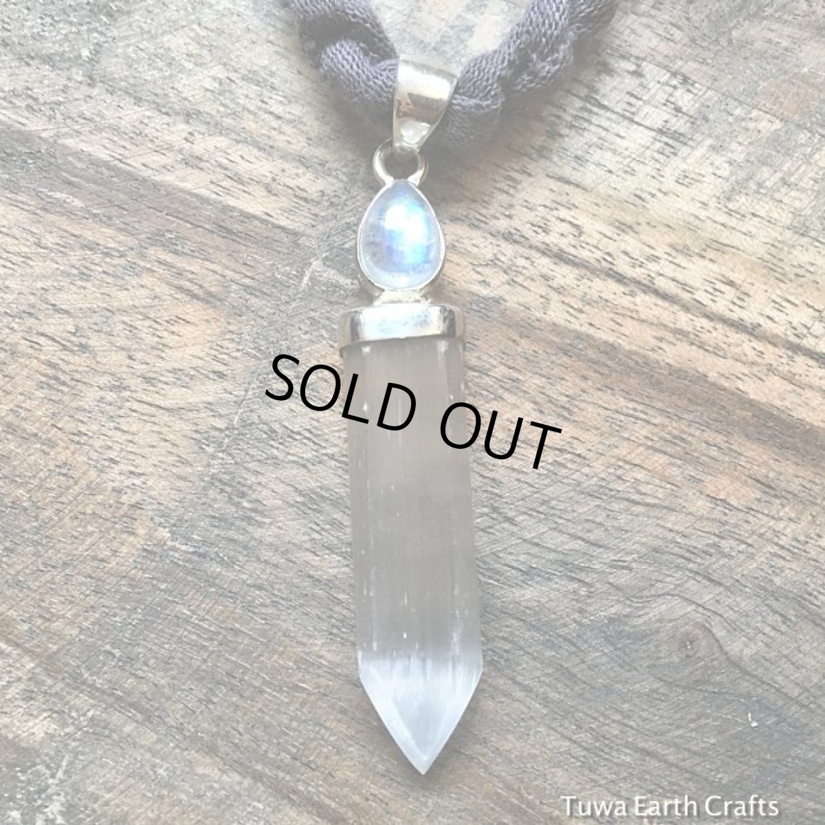 画像13: 【癒しの石】1点物大ぶり高品質セレナイトポイント＆宝石質レインボームーンストーン　ペンダントトップ★スターリングシルバー★ヒーリングストーン (13)