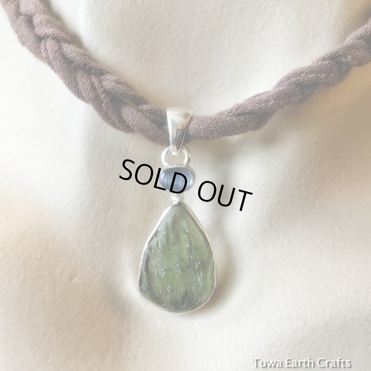 画像10: 1点物 高品質モルダバイト原石＆カイヤナイト ペンダントトップ ヒーリングストーン  鉱物・ミネラル スターリングシルバー パワーストーン天然石アクセサリー ヒーリングストーンジュエリー (10)