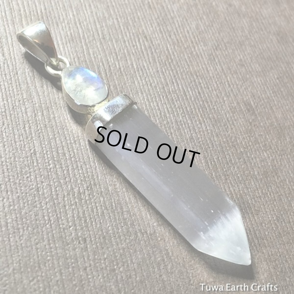 画像16: 【癒しの石】1点物大ぶり高品質セレナイトポイント＆宝石質レインボームーンストーン　ペンダントトップ★スターリングシルバー★ヒーリングストーン (16)