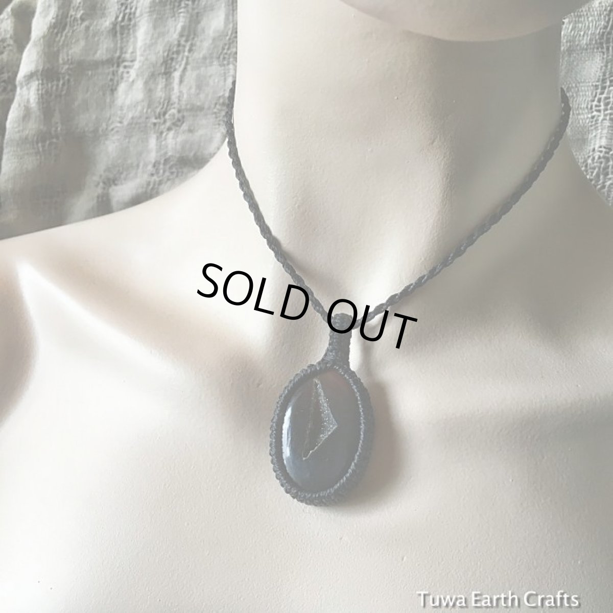 画像16: 【魔除け・厄除けお守り石】きらきらドルジークォーツ入りブラックアゲート/ブラックオニキス/黒瑪瑙ペンダント・ネックレス　シンプル＆ナチュラル　ヒーリングストーン (16)