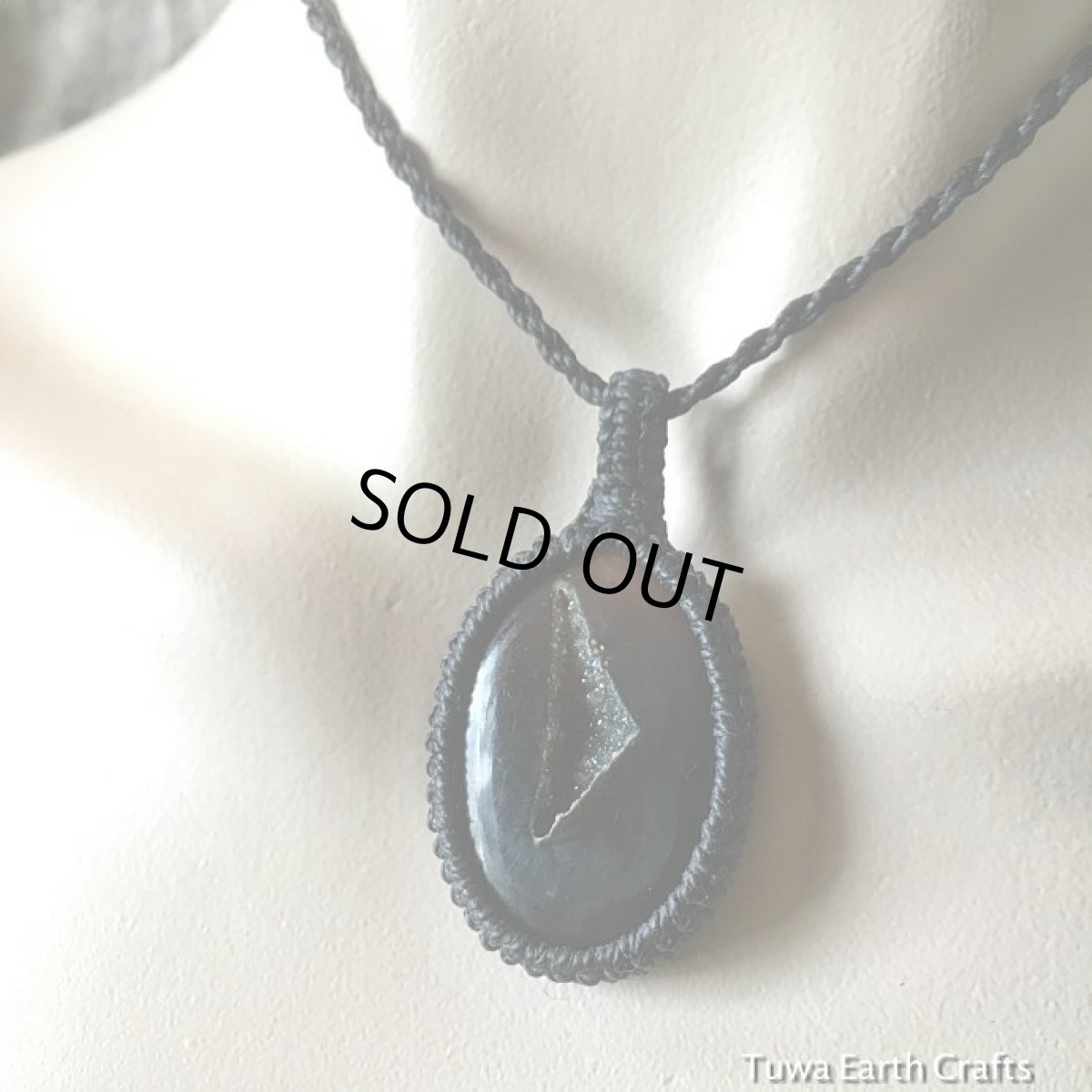 画像15: 【魔除け・厄除けお守り石】きらきらドルジークォーツ入りブラックアゲート/ブラックオニキス/黒瑪瑙ペンダント・ネックレス　シンプル＆ナチュラル　ヒーリングストーン (15)