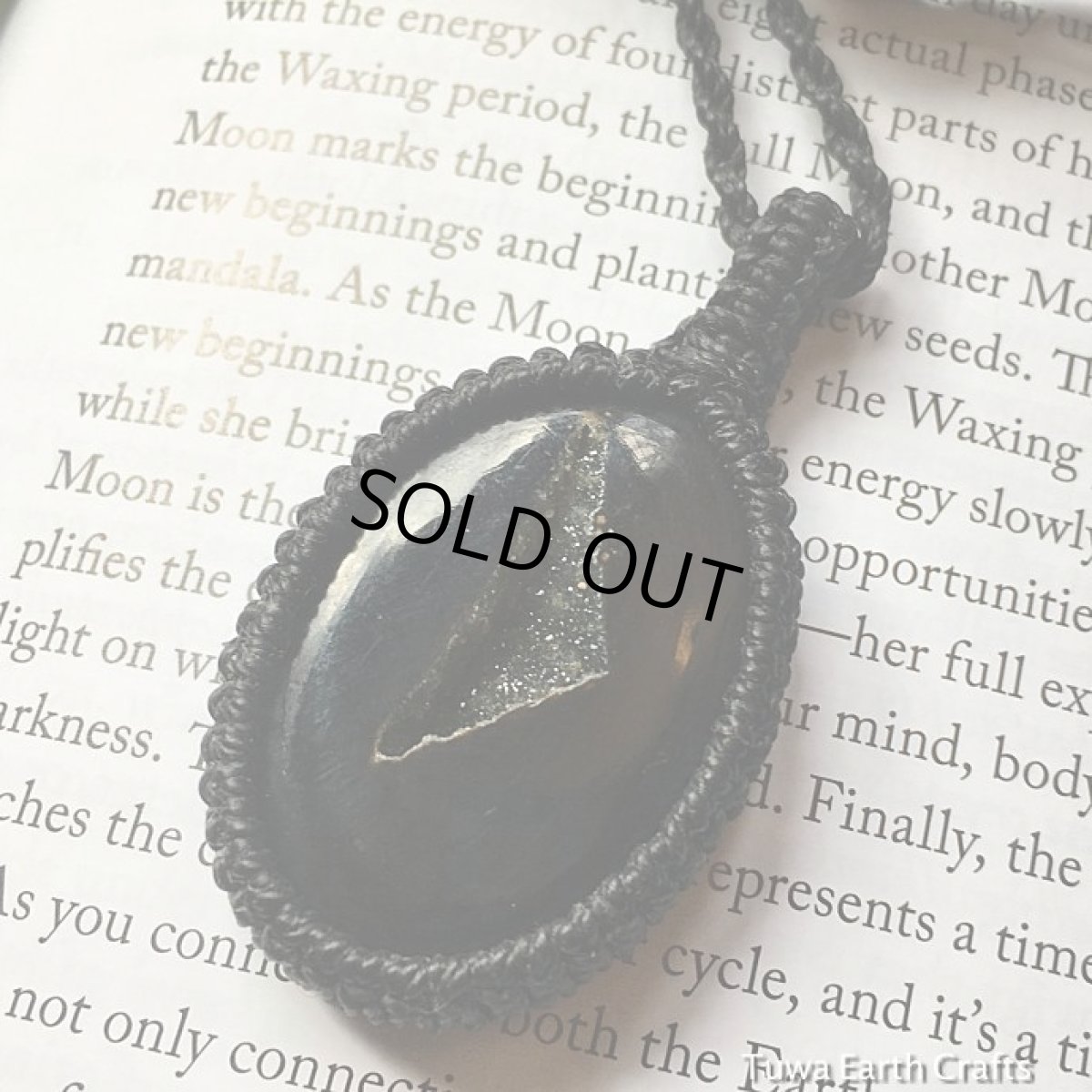 画像17: 【魔除け・厄除けお守り石】きらきらドルジークォーツ入りブラックアゲート/ブラックオニキス/黒瑪瑙ペンダント・ネックレス　シンプル＆ナチュラル　ヒーリングストーン (17)