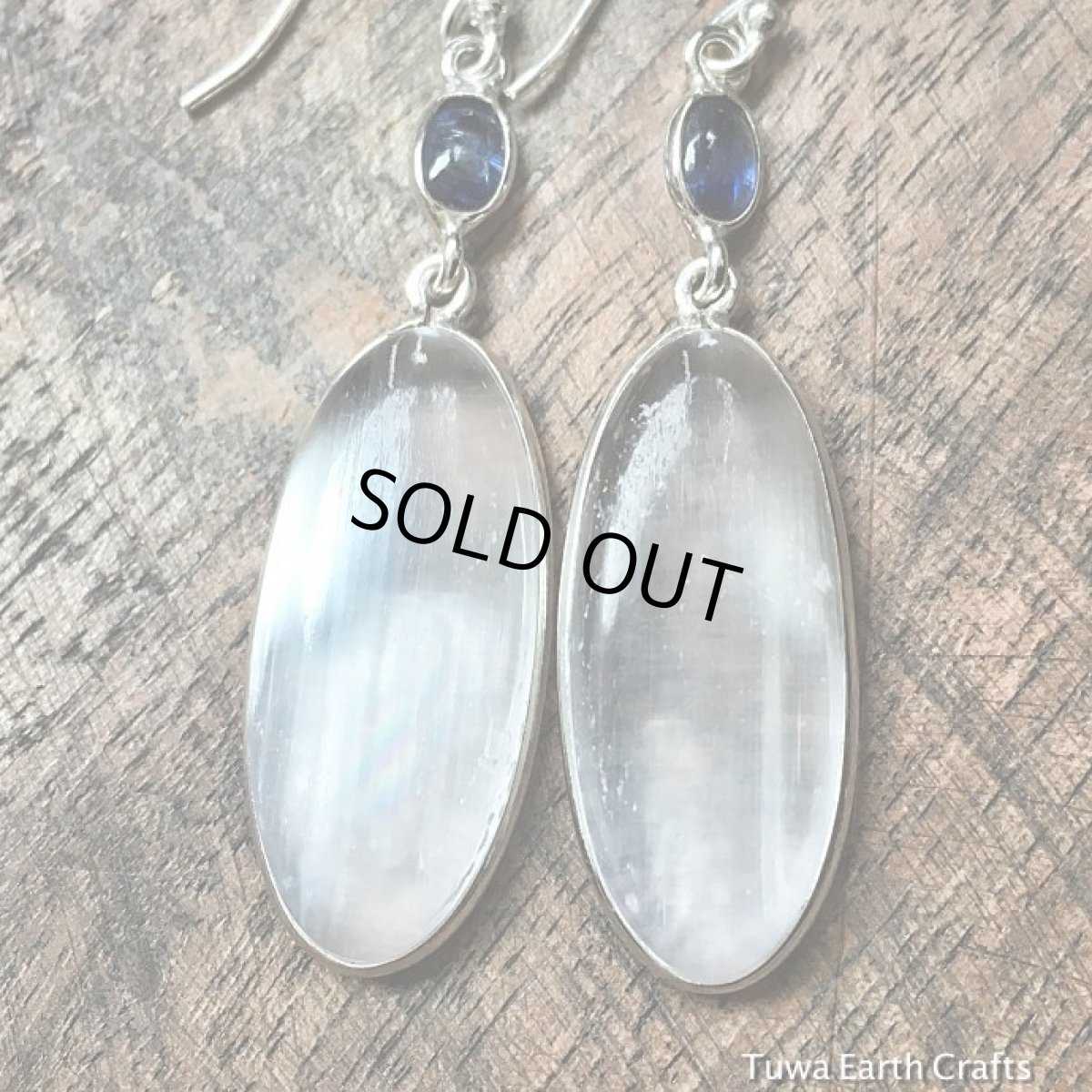 画像4: 虹入り♪ 1点物大ぶり高品質セレナイト＆ブラジル産宝石質カイヤナイト ピアス★スターリングシルバー★ヒーリングストーン (4)