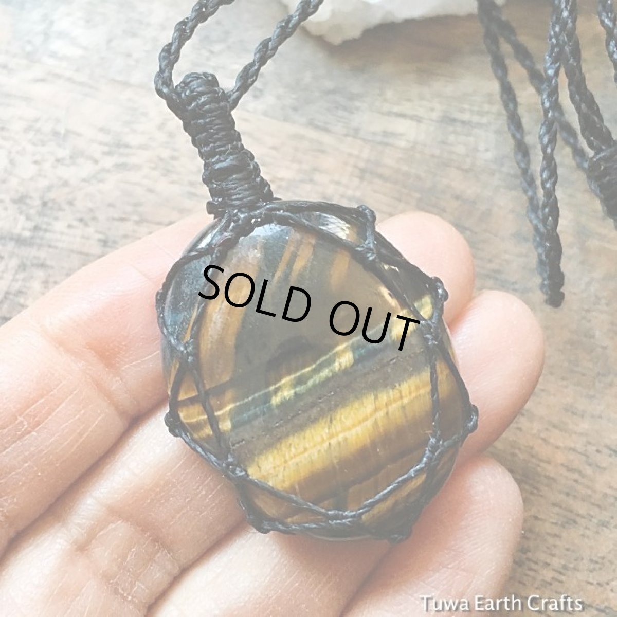 画像2: 【開運・ヒーリング】１点物 　高品質ゴールデンブルータイガーアイ　ペンダント・ネックレス★シンプル　黒紐ヒーリング　パワーストーン天然石ハンドメイド手編みアクセサリー　マクラメ (2)