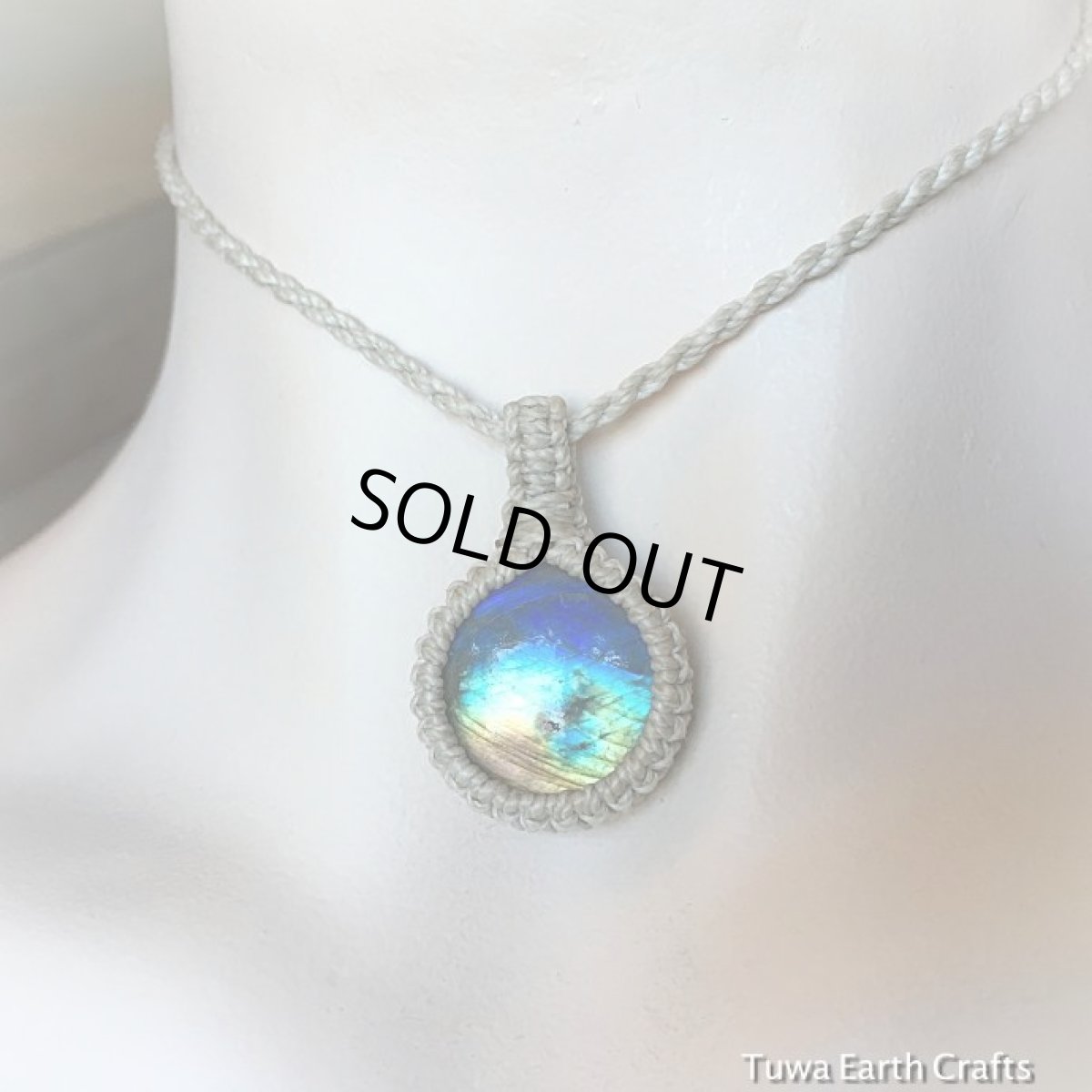 画像6: 【夢の実現をサポート】オーロラ色　神秘的シラー♪ 満月型ラブラドライト　ペンダント/ネックレス*ブルーグリーン系ラブラドレッセンス*シンプル*マクラメ*天然石パワーストーンアクセサリー (6)