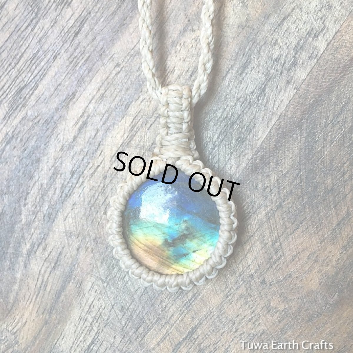 画像3: 【夢の実現をサポート】オーロラ色　神秘的シラー♪ 満月型ラブラドライト　ペンダント/ネックレス*ブルーグリーン系ラブラドレッセンス*シンプル*マクラメ*天然石パワーストーンアクセサリー (3)