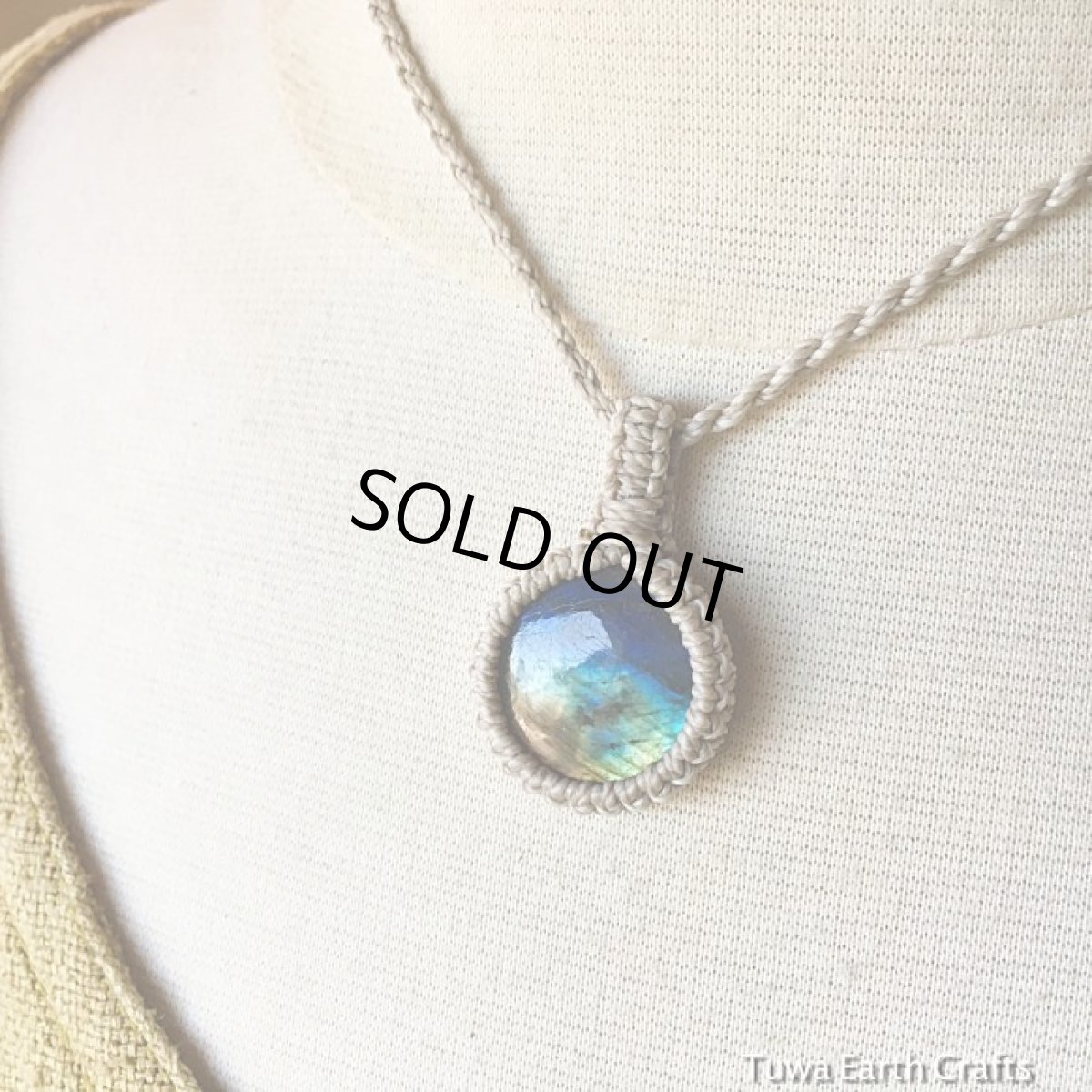 画像11: 【夢の実現をサポート】オーロラ色　神秘的シラー♪ 満月型ラブラドライト　ペンダント/ネックレス*ブルーグリーン系ラブラドレッセンス*シンプル*マクラメ*天然石パワーストーンアクセサリー (11)