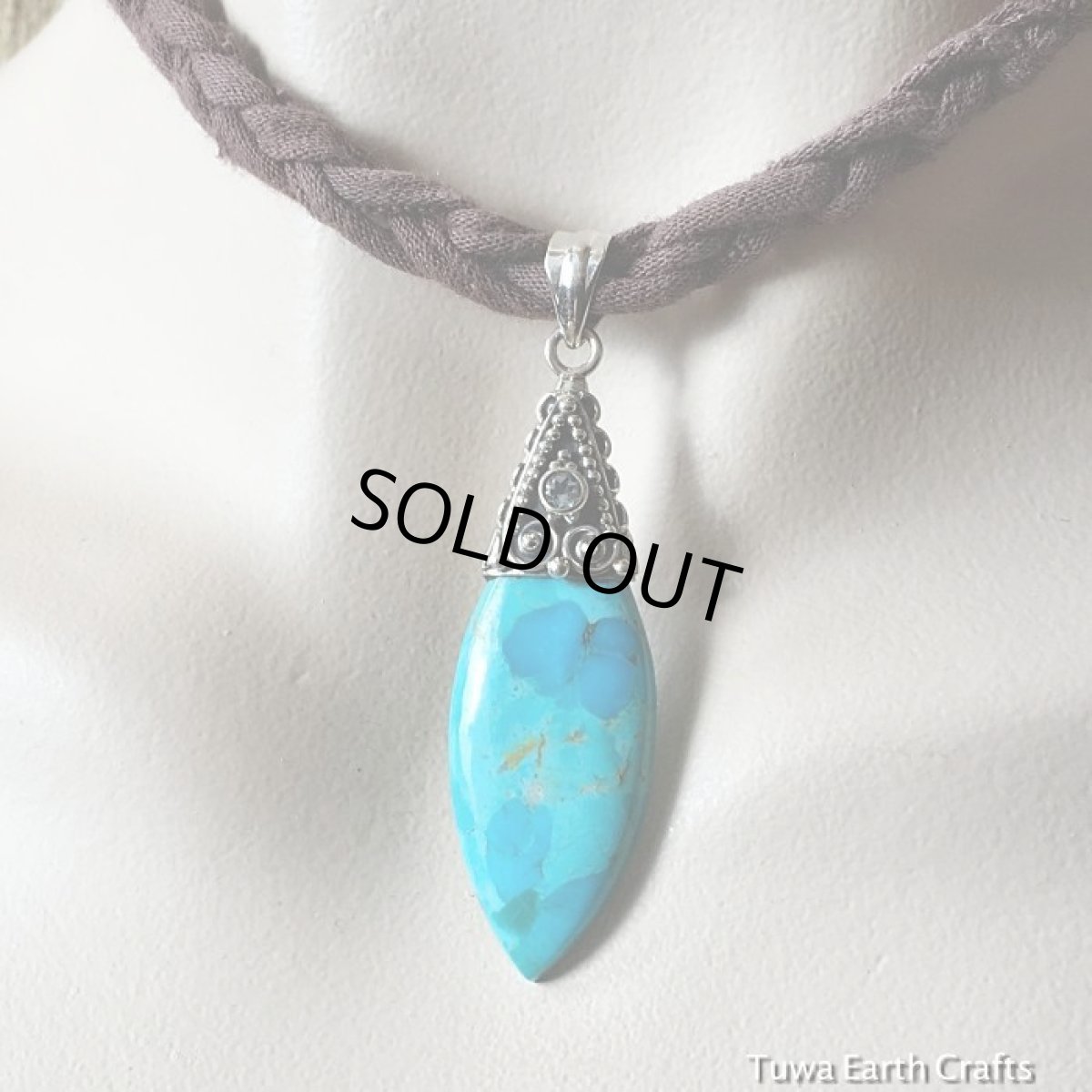 画像11: 【旅のお守り・魔除け・厄除け】1点物　高品質スリーピングビューティーターコイズ＆ブルートパーズ　ペンダントトップ＊幸福を呼ぶ「梟」デザイン＊スターリングシルバー天然石パワーストーン (11)