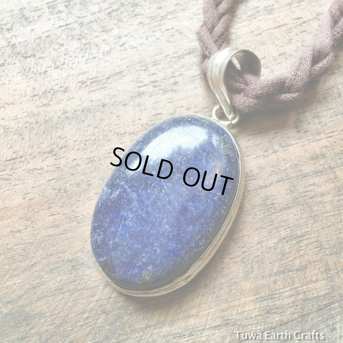 画像2: 【魔除け・邪気払い】大ぶり　1点物　きらきら星空色　ラピスラズリ天然石ペンダントトップ*パワーストーンアクセサリー (2)