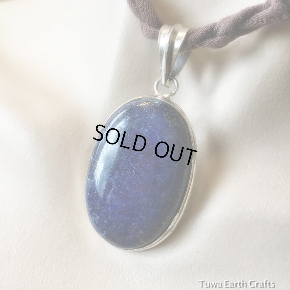 画像12: 【魔除け・邪気払い】大ぶり　1点物　きらきら星空色　ラピスラズリ天然石ペンダントトップ*パワーストーンアクセサリー (12)