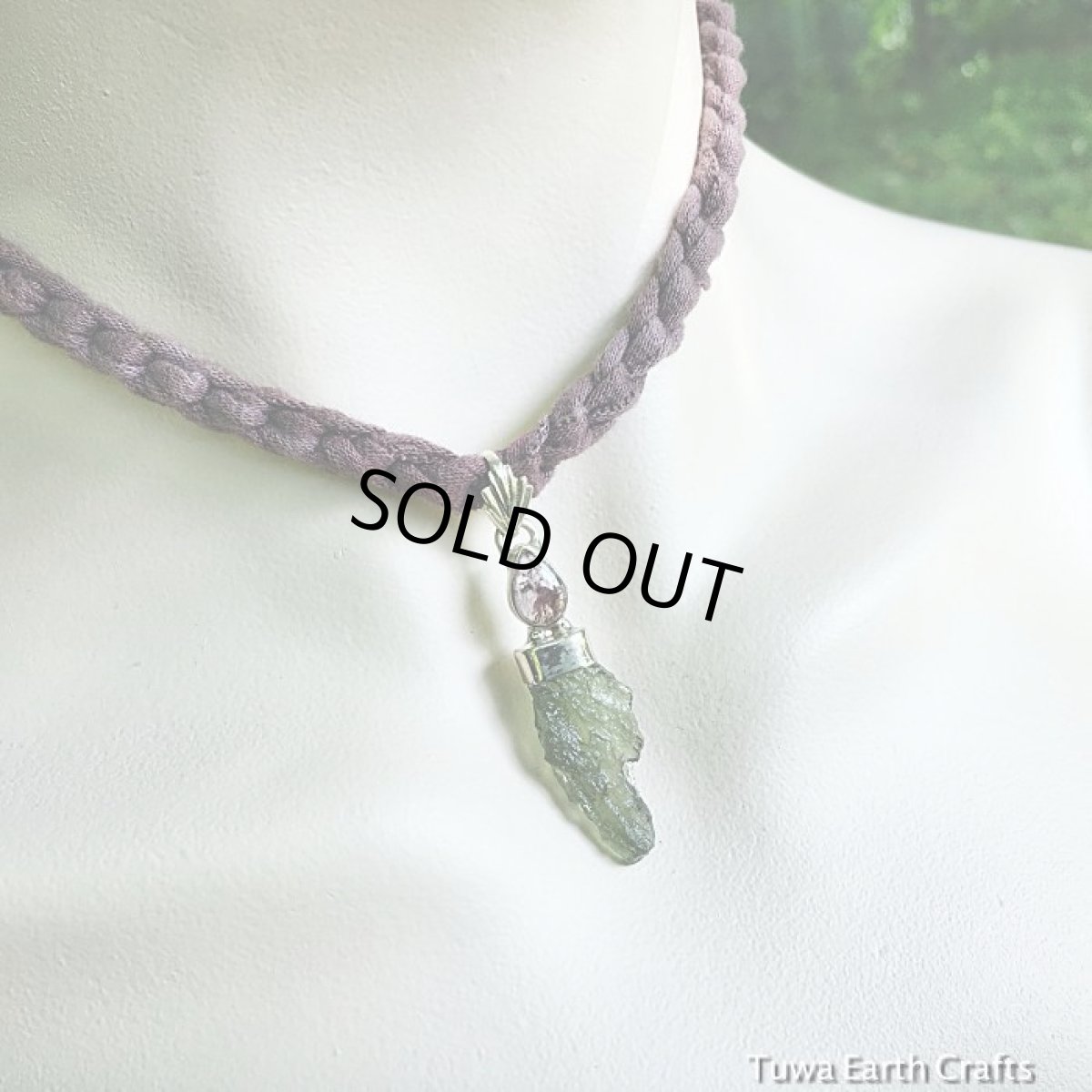 画像15: 【開運・夢の実現・ヒーリング】宇宙から来た希少石 1点物 モルダバイト原石&スーパーセブン  ペンダントトップ ヒーリングストーン  鉱物・ミネラル スターリングシルバー (15)