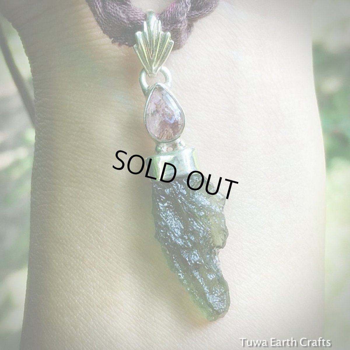 画像17: 【開運・夢の実現・ヒーリング】宇宙から来た希少石 1点物 モルダバイト原石&スーパーセブン  ペンダントトップ ヒーリングストーン  鉱物・ミネラル スターリングシルバー (17)