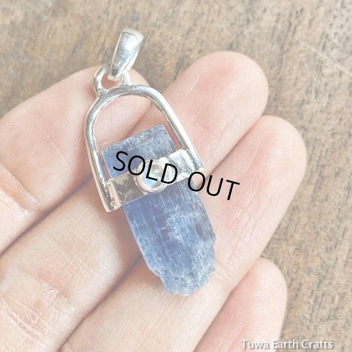 画像5: 1点物　高品質カイヤナイト原石&レインボームーンストーン　　ペンダントトップ★カイアナイト・カヤナイト・藍晶石　スターリングシルバー　ヒーリングストーン  (5)