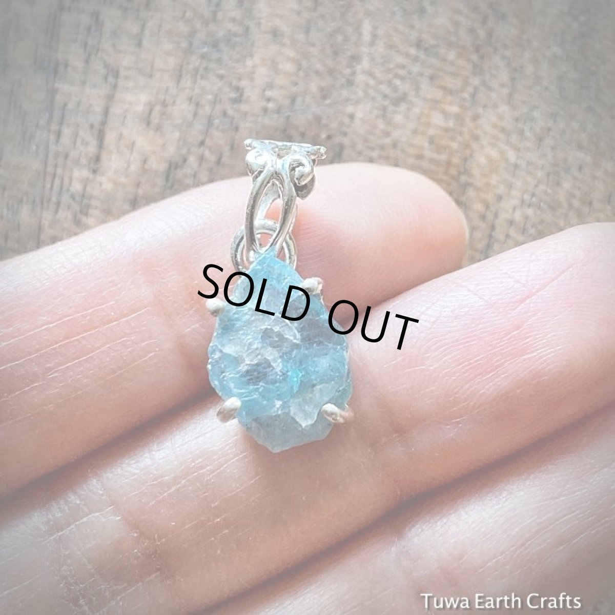 画像13: 【富・幸福のシンボル】虹入り♪ 高品質 天然アクアマリン（ブラジル産）原石　ペンダントトップ★１点ものスターリングシルバー　3月誕生石　天然石パワーストーン (13)