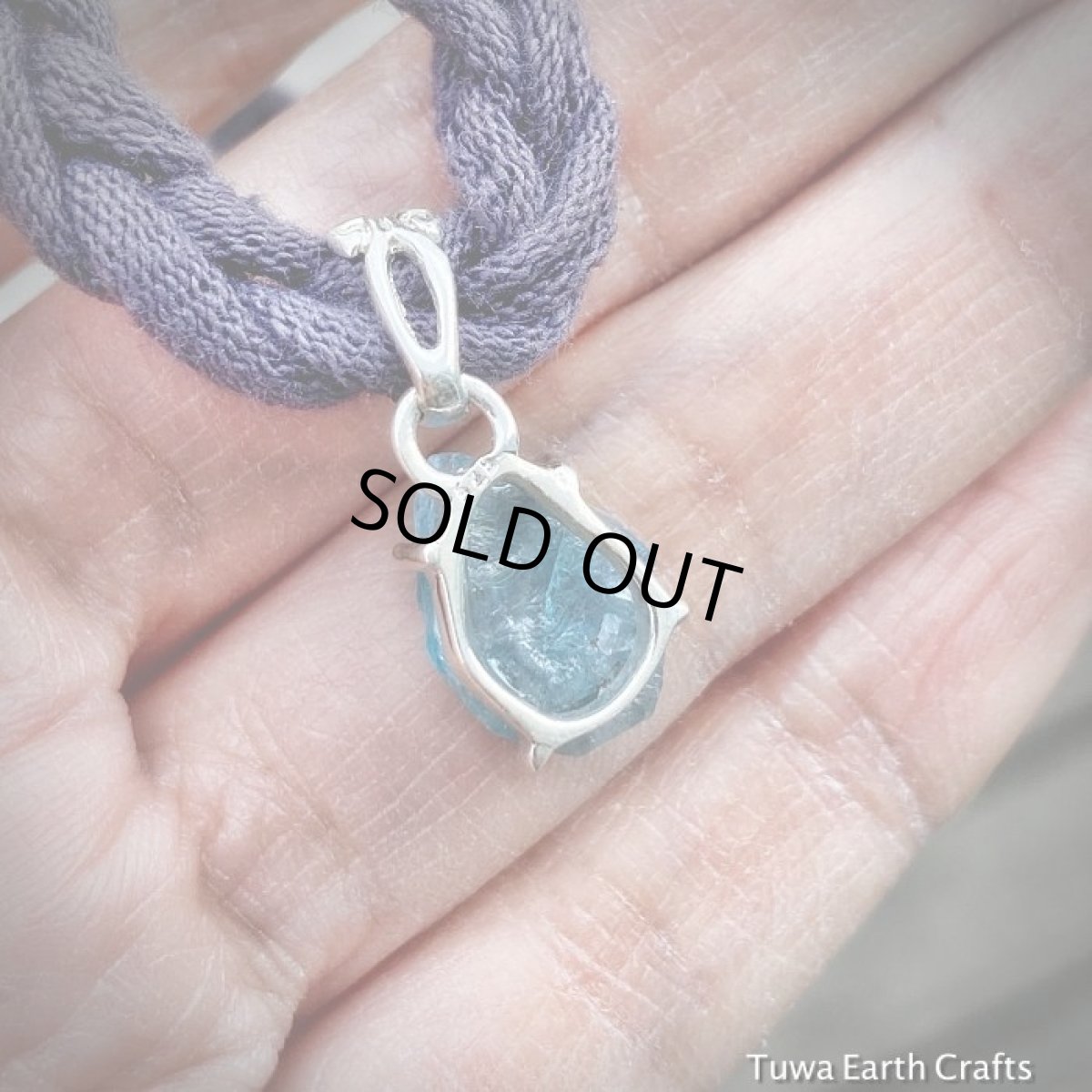 画像14: 【富・幸福のシンボル】虹入り♪ 高品質 天然アクアマリン（ブラジル産）原石　ペンダントトップ★１点ものスターリングシルバー　3月誕生石　天然石パワーストーン (14)