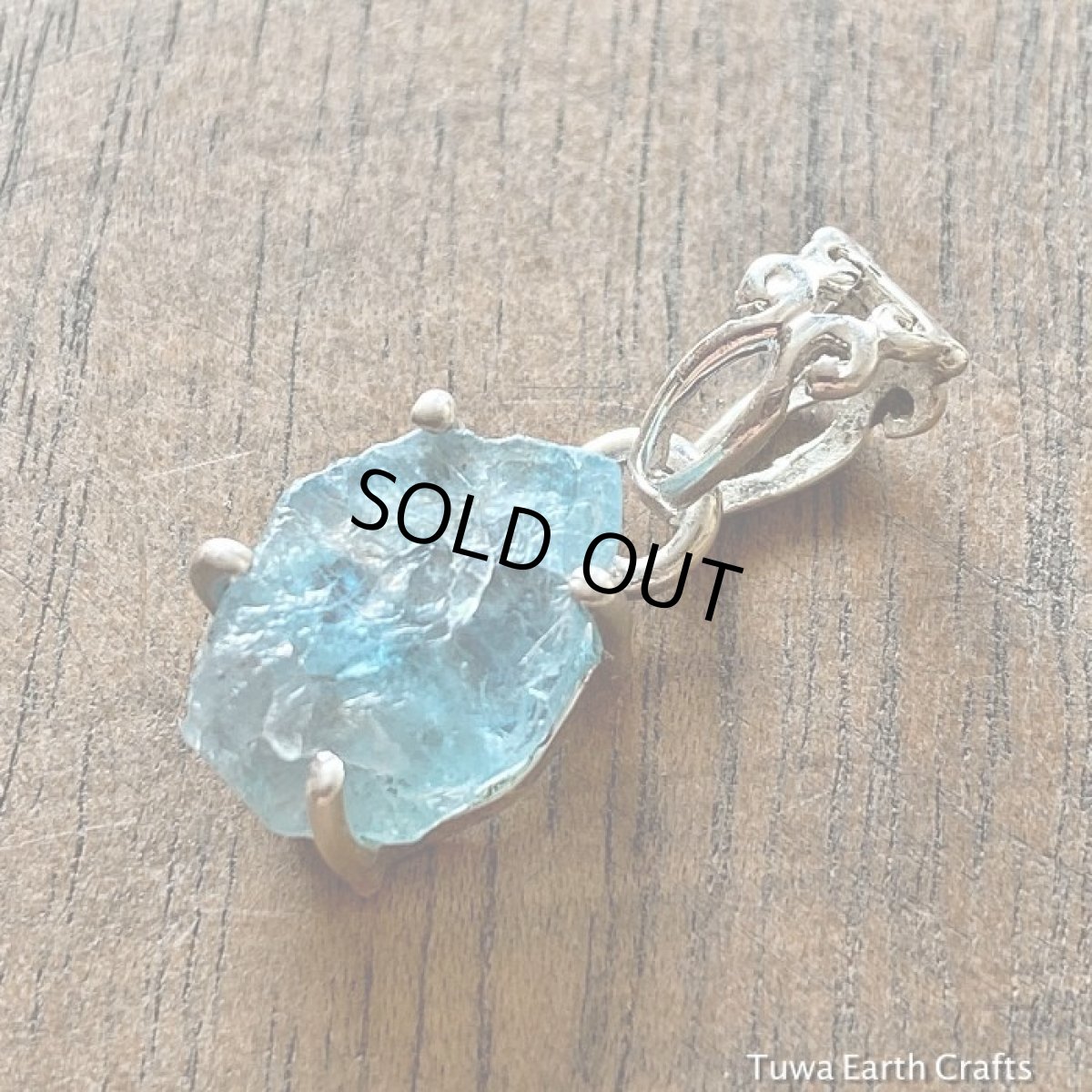 画像12: 【富・幸福のシンボル】虹入り♪ 高品質 天然アクアマリン（ブラジル産）原石　ペンダントトップ★１点ものスターリングシルバー　3月誕生石　天然石パワーストーン (12)