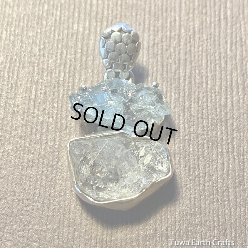 輸入雑貨　クリスタル　天然石　真珠アート　シルバー　宝石アート　パール 富・幸福のシンボル】虹入り♪ 高品質 天然アクアマリン