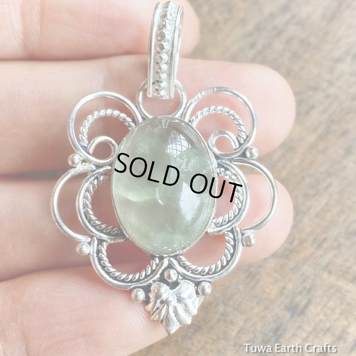 画像5: 【癒しの天然石】1点物　プレナイト葡萄石ペンダントトップ★ヒーリングストーン 天然石パワーストーン　ジュエリー　アクセサリー (5)