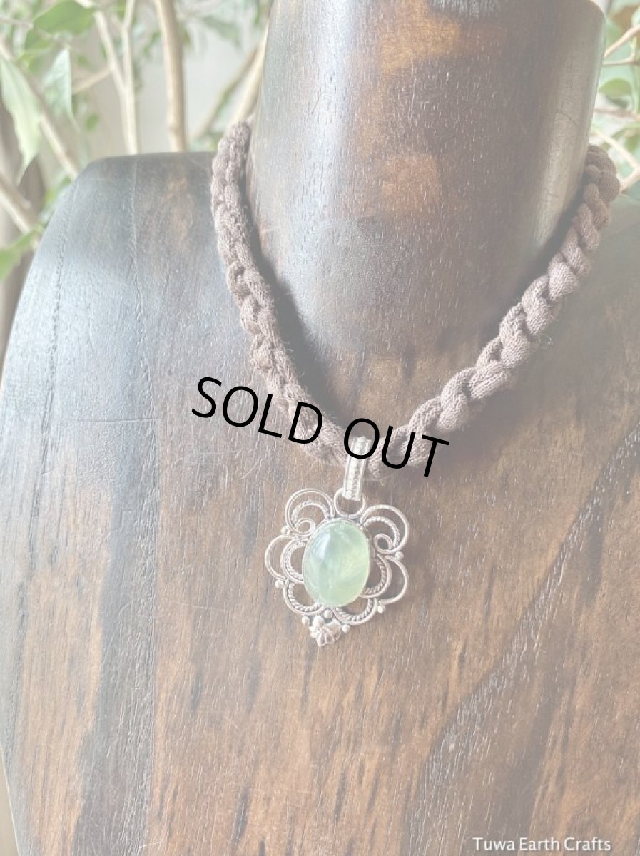 画像11: 【癒しの天然石】1点物　プレナイト葡萄石ペンダントトップ★ヒーリングストーン 天然石パワーストーン　ジュエリー　アクセサリー (11)