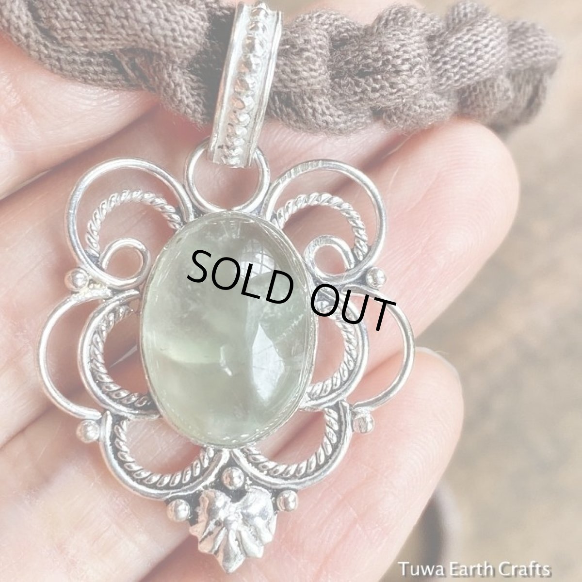 画像9: 【癒しの天然石】1点物　プレナイト葡萄石ペンダントトップ★ヒーリングストーン 天然石パワーストーン　ジュエリー　アクセサリー (9)