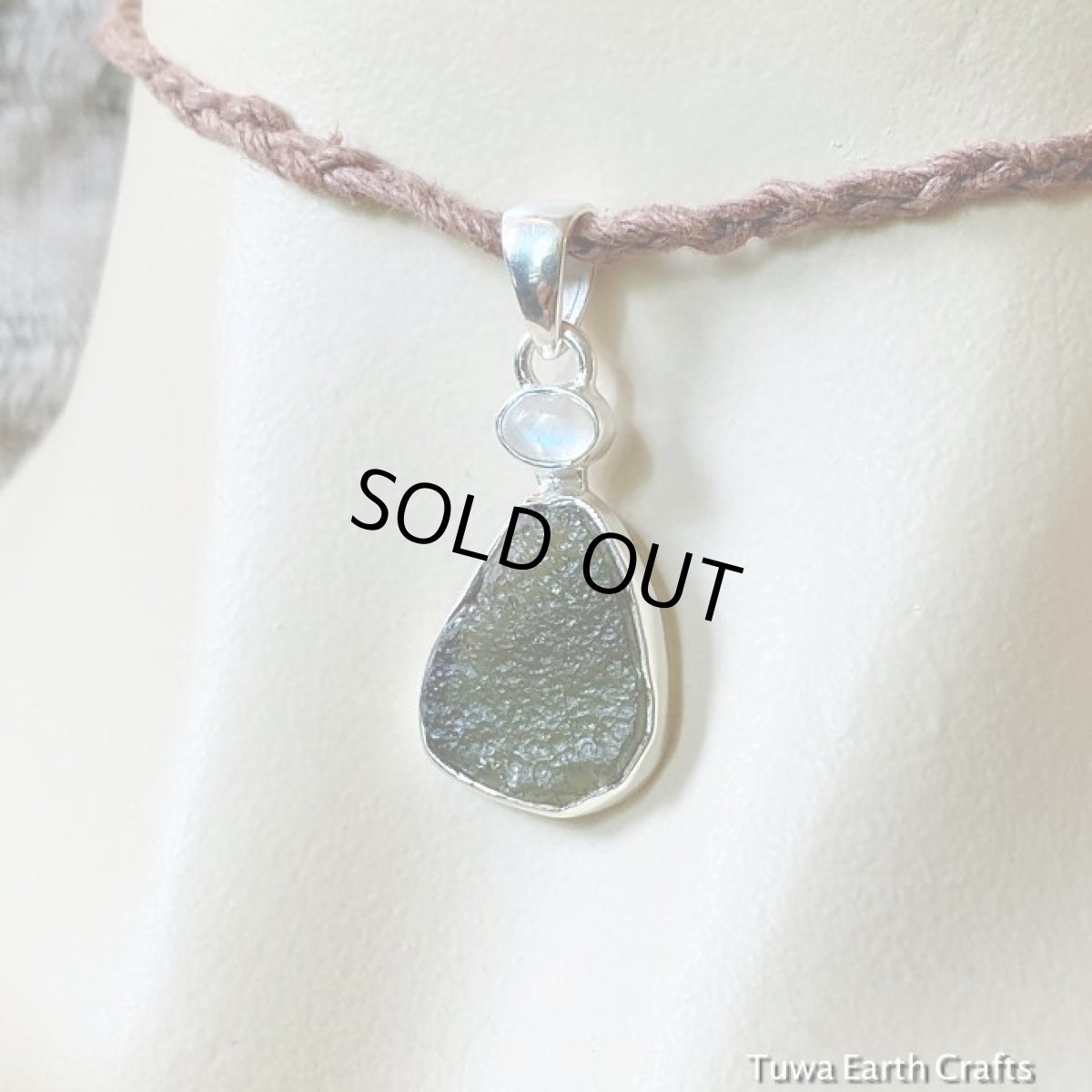 画像9: １点物 宇宙から来たレア希少石　高品質モルダバイト原石＆ブルームーンストーン ペンダントトップ　＊ヒーリングストーン天然石ジュエリーお守りアクセサリー (9)