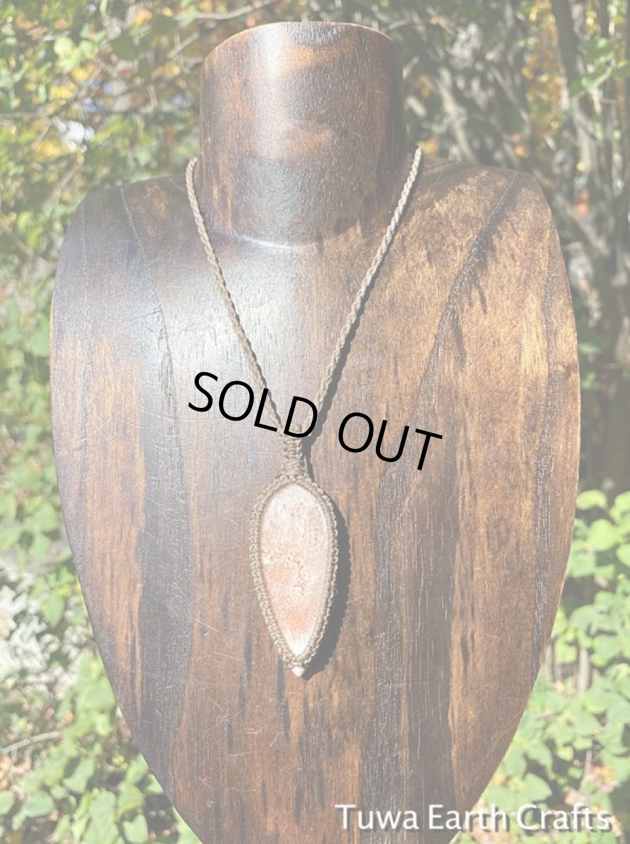 画像4: 【浄化・ヒーリング・瞑想】大ぶり高品質スコレサイト　ペンダント/ネックレス*シンプル＆ナチュラル*ヒーリング天然石パワーストーン*ハンドメイド　マクラメ編みアクセサリー　お守りヒーリングストーン (4)