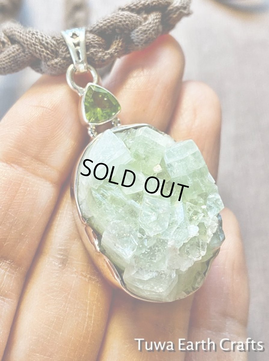 画像18: レア希少石　キラキラ大ぶり高品質グリーンアポフィライト原石＆ペリドット　ペンダントトップ★ヒーリングストーンスターリングシルバー★天然石パワーストーンお守りアクセサリー (18)