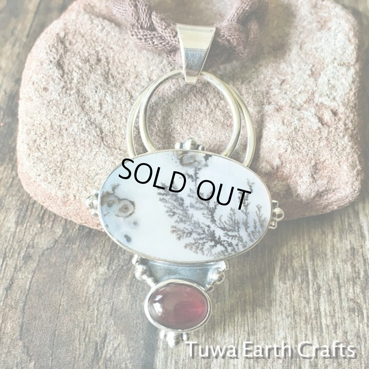 画像4: 【自然との繋がりを深める】1点もの　高品質デンドリティック （ランドスケープ）アゲート・デンドライト＆ガーネット  ペンダントトップ　天然石ヒーリングジュエリー　パワーストーンお守りアクセサリー (4)