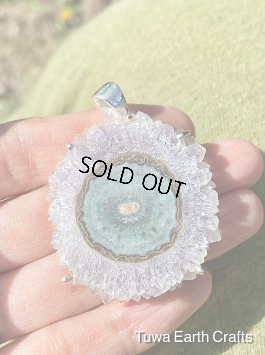 画像16: 石全長4cm 大ぶり高品質ウルグアイ産スタラクタイト アメシスト ペンダントトップ 1点もの フラワーアメジスト原石クラスター 2月誕生石 紫水晶 鉱物パワーストーン天然石ヒーリングお守りアクセサリー (16)