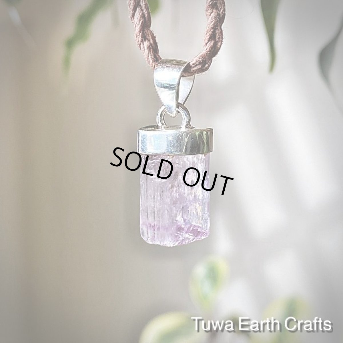 画像3: 1点もの　高品質クンツァイト原石ペンダントトップ 電磁波防止パワーストーン天然石お守りアクセサリー　ヒーリングジュエリー (3)