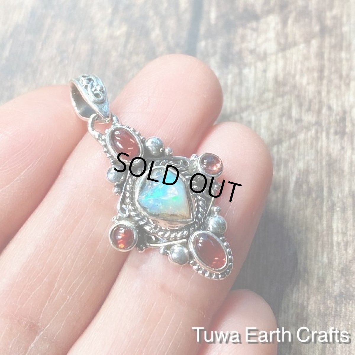 画像8: １点物 高品質エチオピア産オパール原石＆ガーネット ペンダントトップ＊天然石パワーストーンお守りアクセサリー　ヒーリングジュエリー (8)