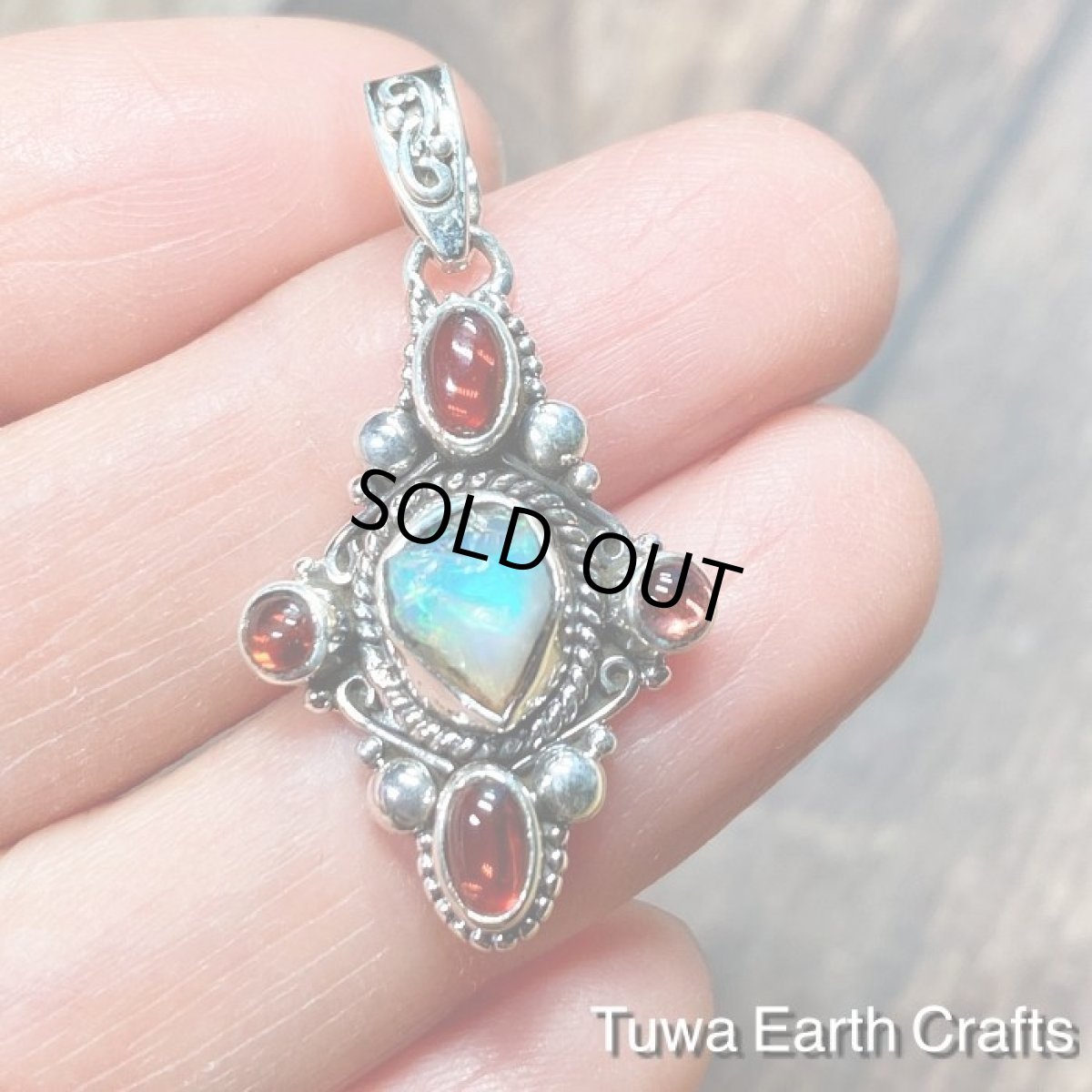 画像4: １点物 高品質エチオピア産オパール原石＆ガーネット ペンダントトップ＊天然石パワーストーンお守りアクセサリー　ヒーリングジュエリー (4)