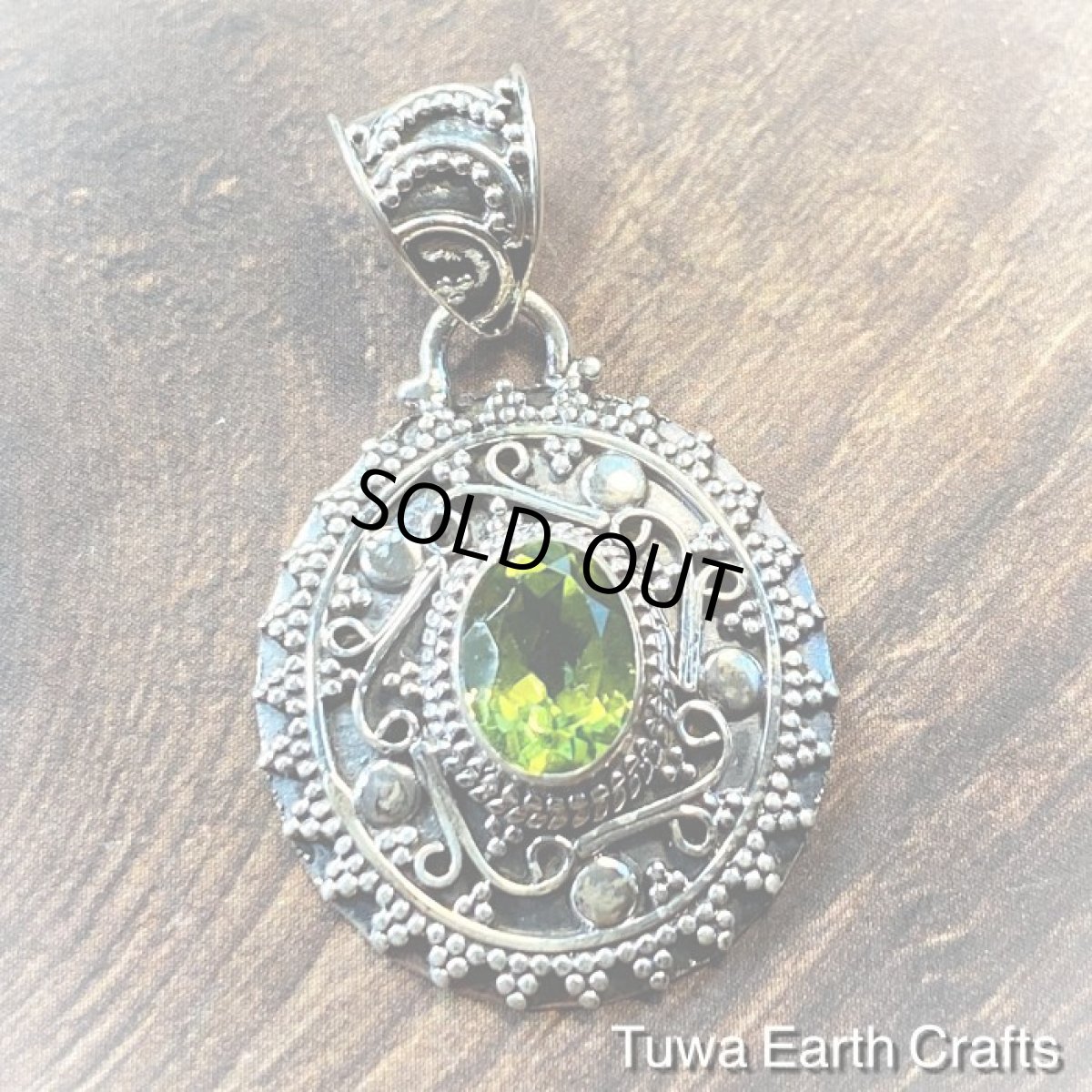 画像2: 【魔除け・厄除け・ポジティブ思考】1点物 高品質きらきらペリドット ペンダントトップ★スターリングシルバー天然石お守りパワーストーンアクセサリー (2)