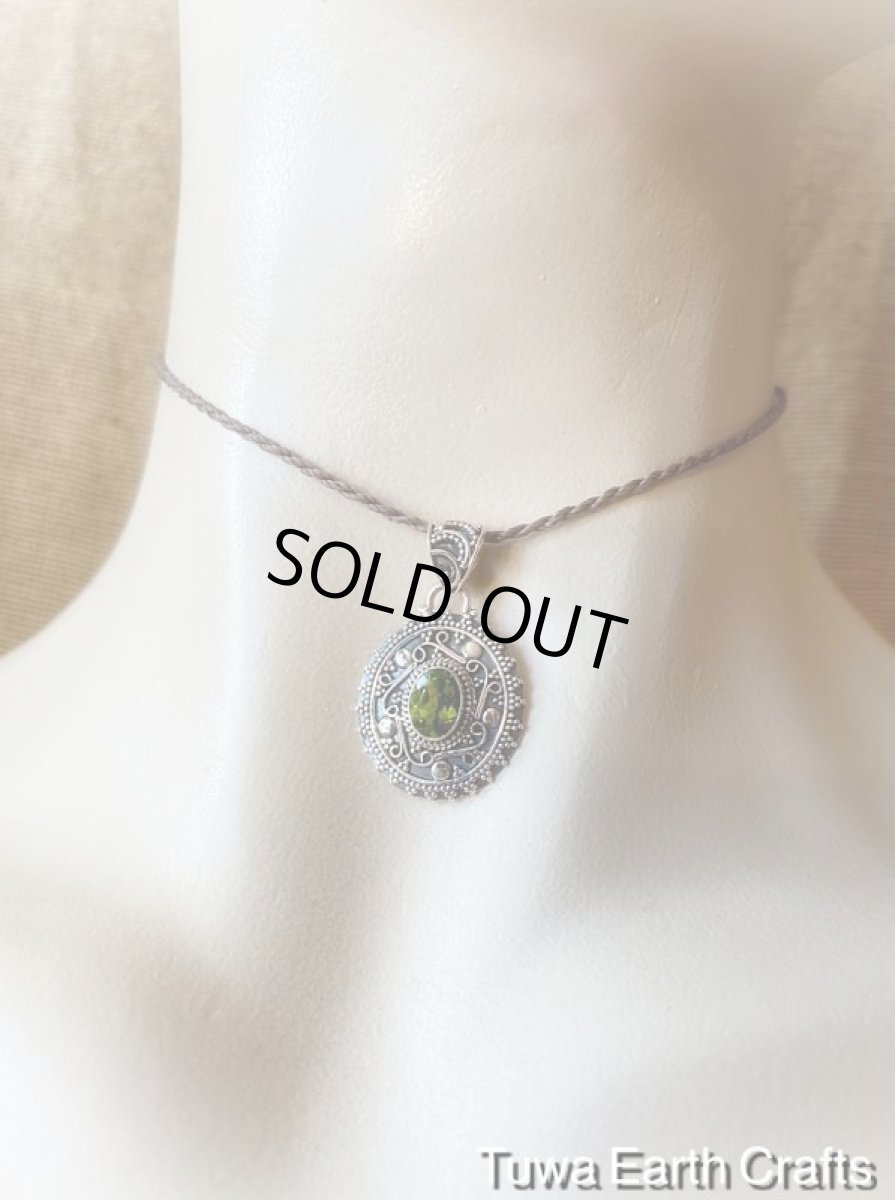 画像11: 【魔除け・厄除け・ポジティブ思考】1点物 高品質きらきらペリドット ペンダントトップ★スターリングシルバー天然石お守りパワーストーンアクセサリー (11)