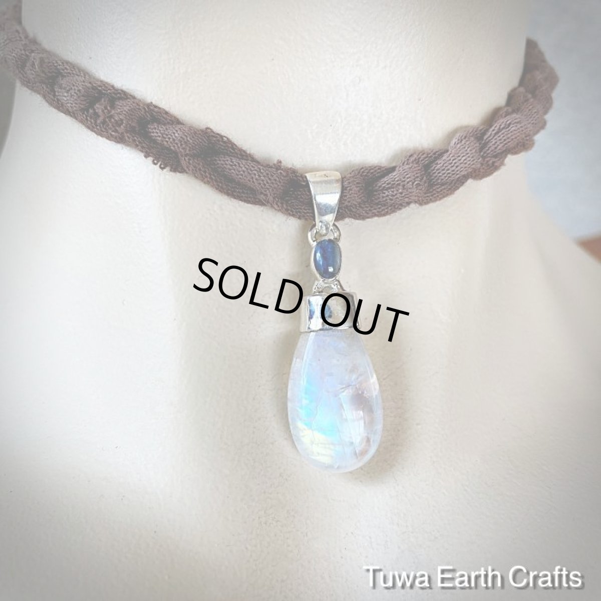 画像15: 【直感力アップ・潜在能力を引き出す】1点物 高品質カイヤナイト＆レインボームーンストーン ペンダントトップ★カイアナイト・カヤナイト・藍晶石　ヒーリングストーン天然石パワーストーンお守りアクセサリー ヒーリングジュエリー  (15)